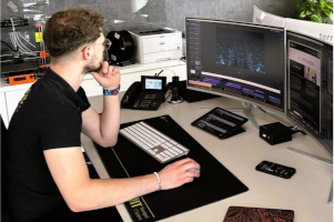 Eine Person die Planungen erstellt.